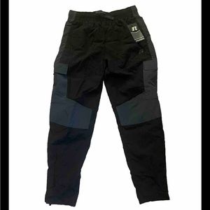 Reflective joggers with ankle zippers